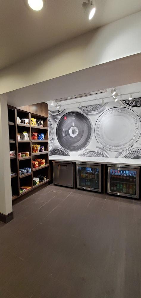 Hampton & Vegas-henderson Hotel 3*